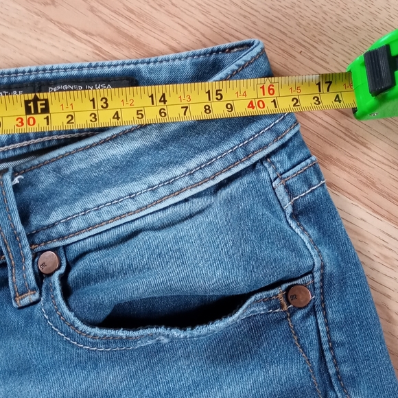 🔥Miss Me skinny jeans 🔥 - Picture 5 of 16